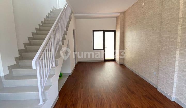 RUKO SIAP USAHA DI BSD , SUDAH RAPIH BANGET, SIAPA CEPAT< HARGA PALING OKE !!!