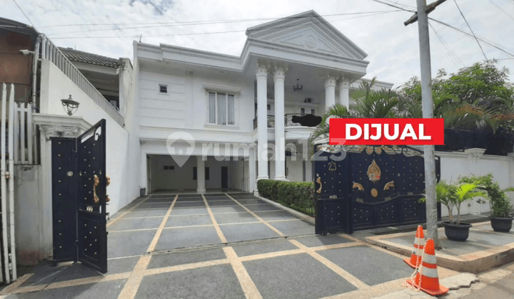 For Sale Luxury House South Jakarta 5+3 Bedrooms Garage+Carport for 5 Cars Semi-furnished