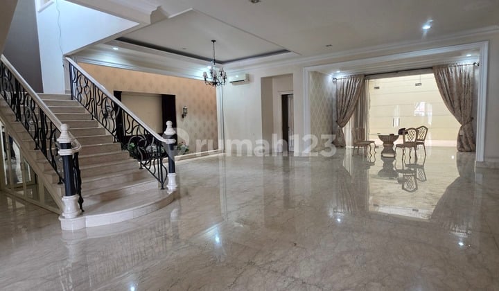 Rumah Mewah Menteng Siap Huni 2Lt 5+2Kt