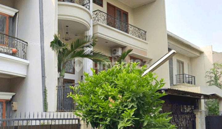 Disewakan Rumah Mewah Permata Buana 500m² Siap Huni