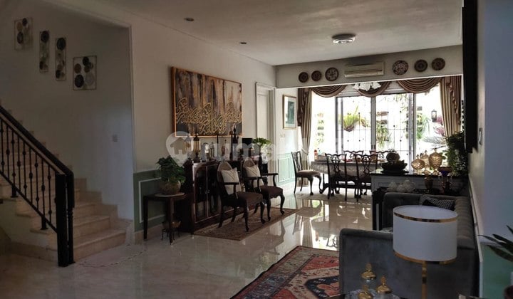 Disewakan/Dijual Rumah Cantik Renovasi Area Tenang di Menteng Jakarta Pusat
