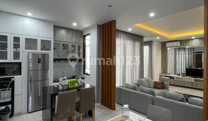 Dijual Rumah Bagus Terawat 2Lt SHM Siap Huni Menteng Jakarta Selatan