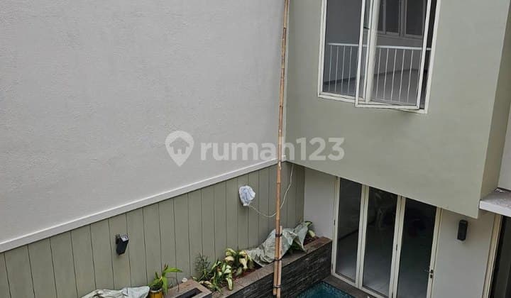 Disewakan Murah Rumah 2 Lantai Bebas Banjir Strategis di Kebayoran Baru Jakarta Selatan