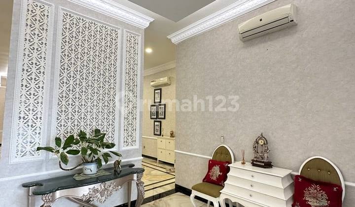 Rumah Cantik Mewah Terawat Disewakan/Dijual Prime Area Siap Huni di Menteng Jakarta Pusat