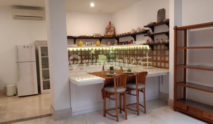 Rumah Asri Nyaman Disewakan Area Menteng Jakarta Pusat