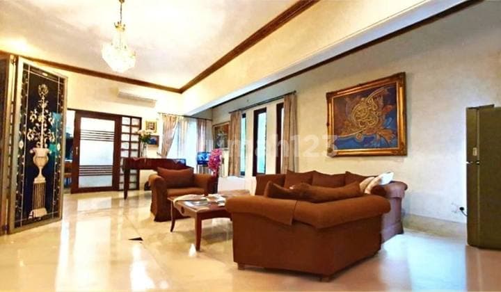 Rumah Nyaman Bentuk Tanah Kotak Tidak Banjir Area Menteng Jakarta Pusat