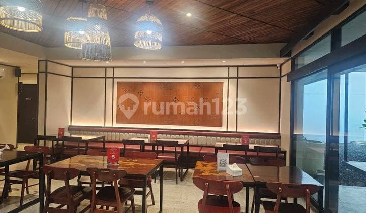 Well-Maintained Nice House 2 Floors Strategic Cheap Area Thamrin Central Jakarta