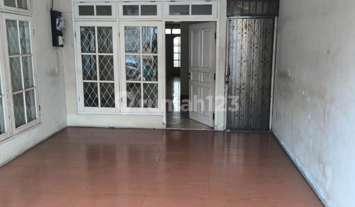 Disewakan Rumah Siap Huni bisa untuk Silent Office di Area Menteng Jakarta Pusat