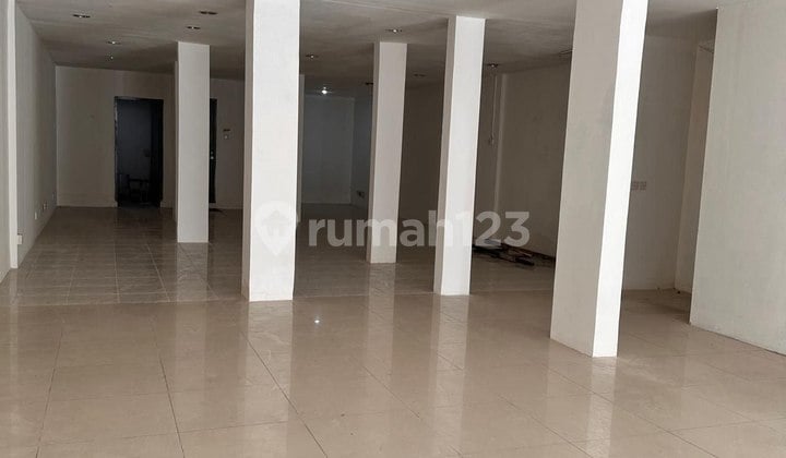 Disewakan Murah Ruko 2 Lantai Pinggir Jalan Strategis Kebayoran Baru Jakarta Selatan