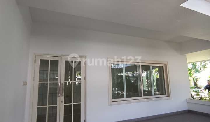 Rumah 2 Lantai Dijual/Disewakan Area Nyaman di Menteng Jakarta Pusat