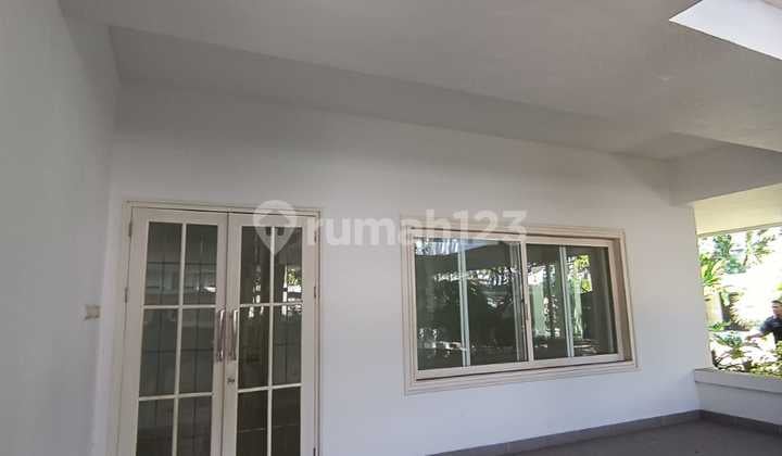 Rumah 2 Lantai Dijual/Disewakan Area Nyaman di Menteng Jakarta Pusat