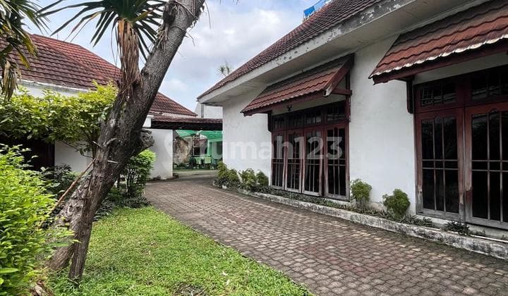 Rumah Asri Bagus Terawat Strategis Dijual Area Menteng Jakarta Pusat
