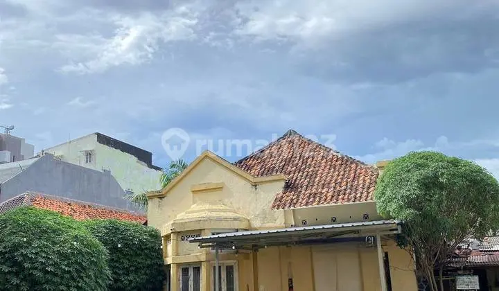 Rumah Dijual Hitung Tanah Zona Komersial di Menteng Jakarta Pusat