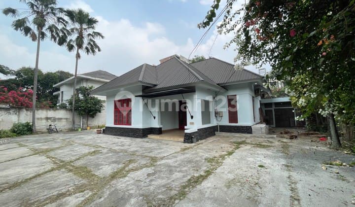 Rumah Vintage Colonial House Menteng, Jakarta Pusat