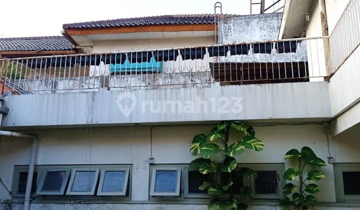 Dijual Rumah Tua Hitung Tanah Cocok untuk Bisnis Area Tebet Jakarta Selatan
