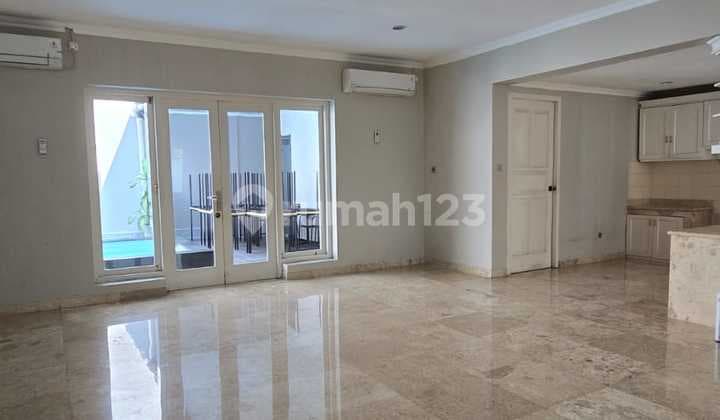 Rumah Disewakan/Dijual bisa untuk Silent Office di Menteng Jakarta Pusat