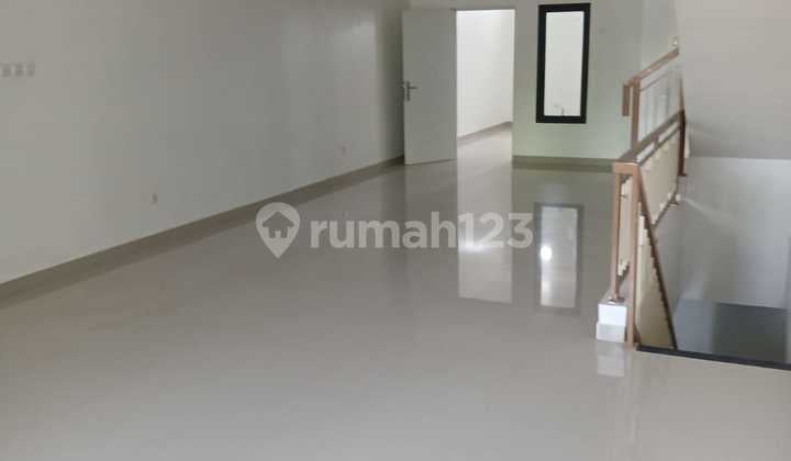 Ruko 3.5 LT untuk Office, Bisnis, F&B, Ekspedisi, Gudang Dll di Mampang Prapatan, Jakarta Selatan.