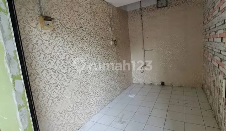 RAJAKIOS for rent, AFFORDABLE KIOSK next to the industrial area and a very strategic location in Cakung.