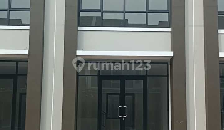 Ruko Baru Strategis Di Curug - Area Parkiran Luas