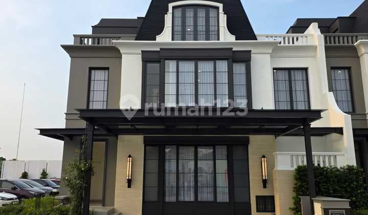 Rumah Mewah Nuansa Paris Bellefont East
