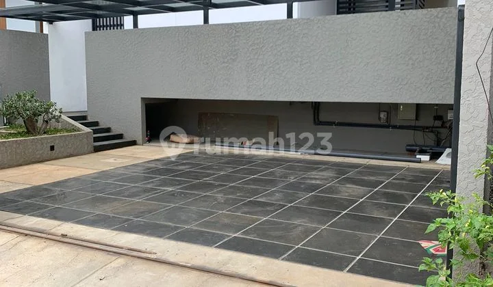 Rumah Baru 2 Lantai di Mainroad Setraduta Bandung