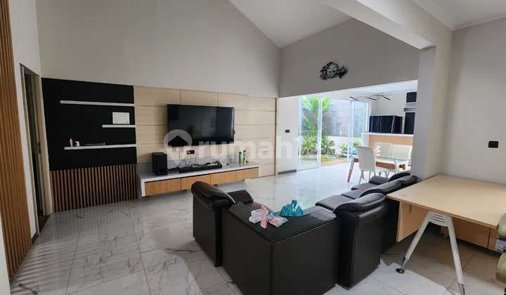 Beautiful Semi-Furnished Modern House Jingganegara Complex