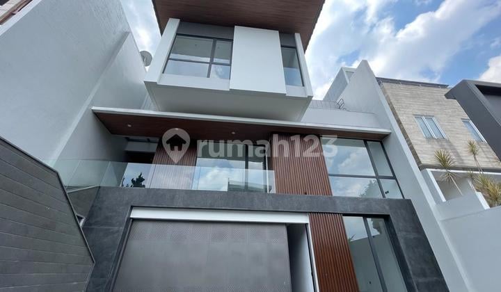 Turun Harga Rumah Baru Cantik di Setraduta Bandung