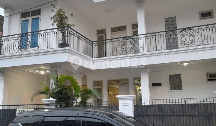 Rumah Cantik Mewah di Griya Loka BSD Siap Huni