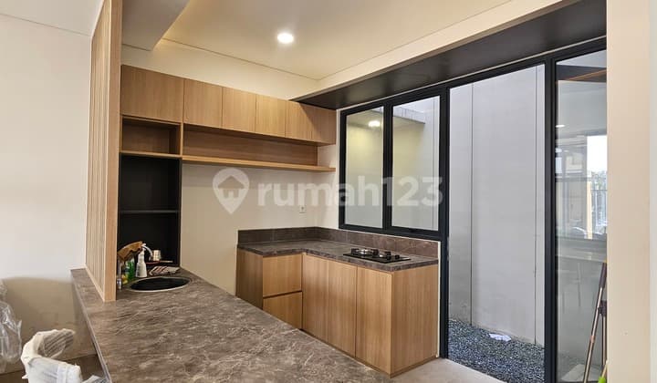 Dijual Rumah Baru BSD City Full Furnish Ada Lebih Tanah 3X11m