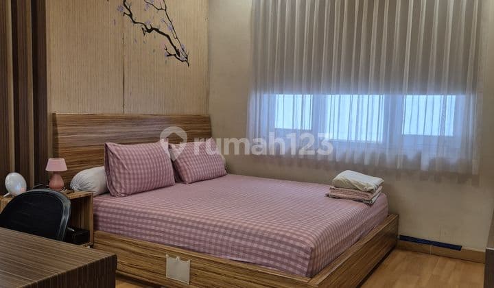 Rumah Mewah Full Furnished di Permata Buana Jakbar Siap Huni