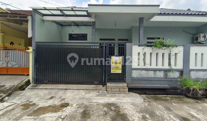 Rumah Cantik dan Rapih Siap Huni di Komplek Perumahan di Jual Murah
