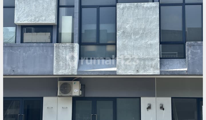 Two-story shophouse, Anggrek Loka65 BSD, strategic location, ready to use.