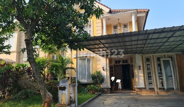 Dijual Rumah 2 Lantai Semi Furnish Siap Huni di Sutera Intan. Byn