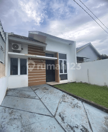 Di Jual Rumah Furnished, Seduduk Putih