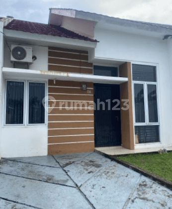 Di Jual Rumah Strategis, Seduduk Putih