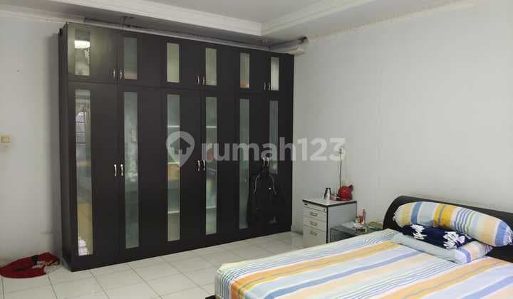 Quick Sale 4-Story Jelambar House Southwest Facing House