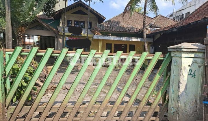 rumah tua cocok buat dijadikan usaha grosir atau agen atau pembuatan ruko