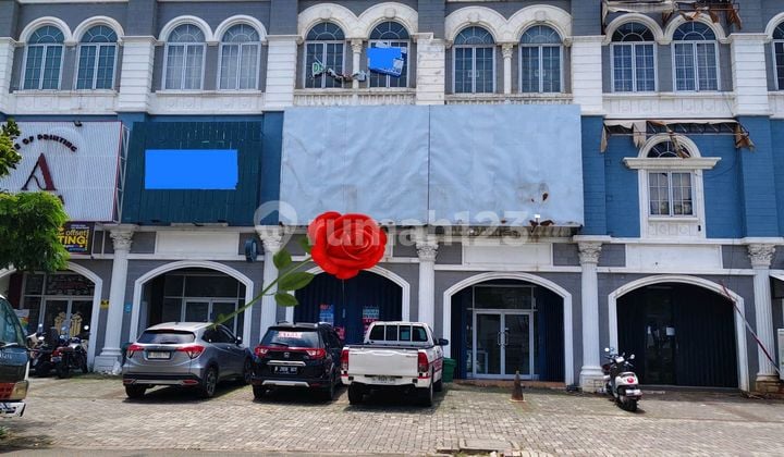 For Quick Sale. Row Shophouse. Bolsena. Gading Serpong. Tangerang. 67.5m². Unfurnished. HGB (Right to Build). Competitive Price. Strategic Location in Front of University. Affordable. Facing Main Road.