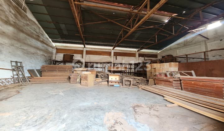 Quick Sale: Land & Warehouse in Titi Kuning Area