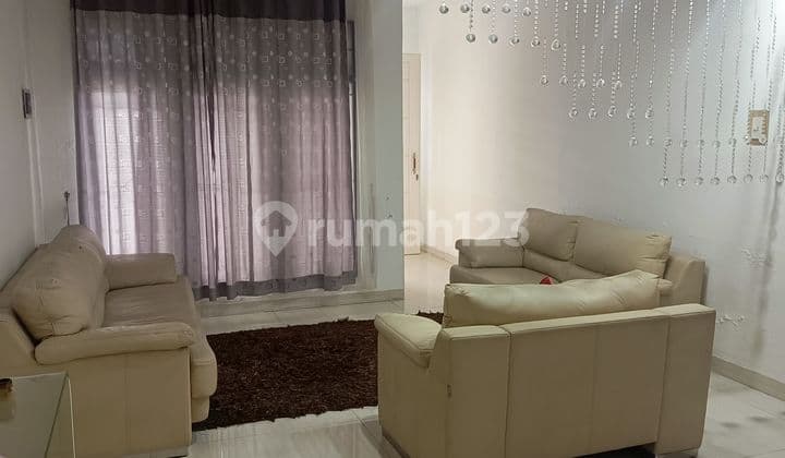 Disewakan Villa Jalan Panglima Nyak Makam Daerah Iskandar Muda