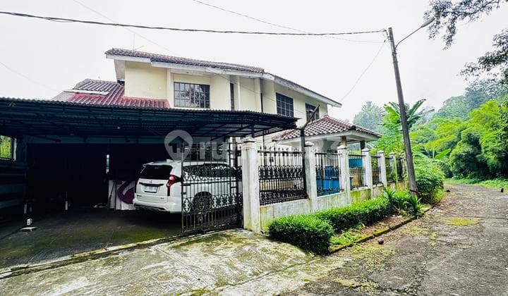 Lokasi Super Strategis Rumah Mewah Harga Murah dengan Swimming Pool Lokasi di Cinere