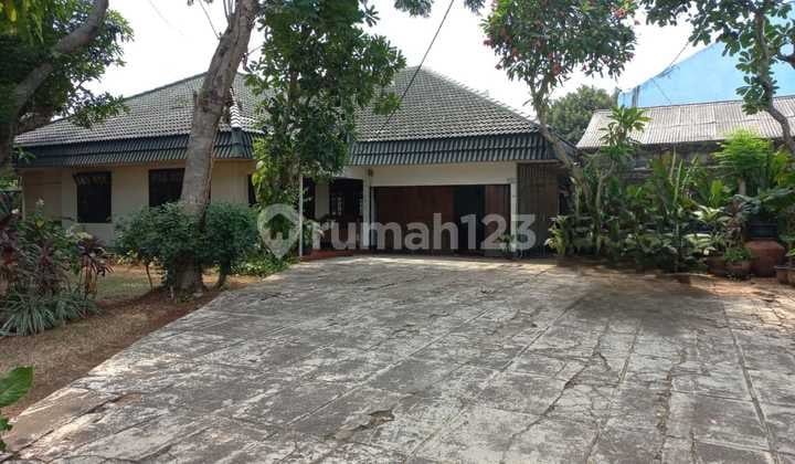 "Vila Bukan Cuma di Bali - Tapi di Ciputat Timur dengan Akses Pribadi!"