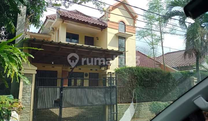Investasi Ideal untuk Keluarga Besar. Rumah Mewah Siap Huni di Cinere Depok