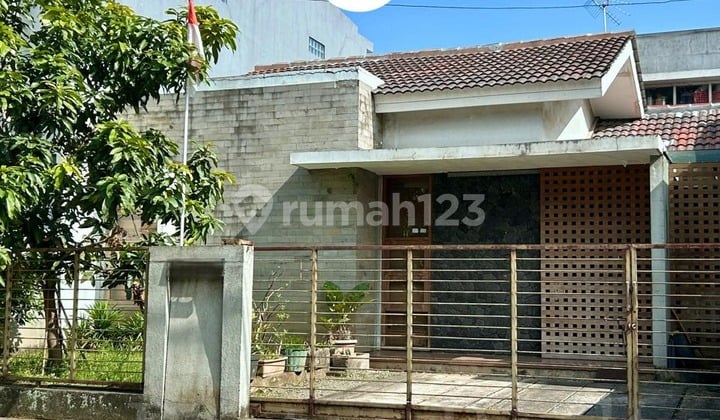 Rumah dengan Tanah 250 di Jalur Utama