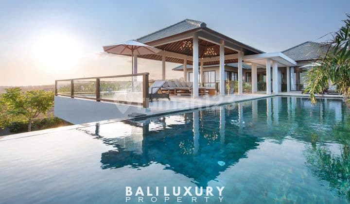 Villa 4 Kamar Tidur Bergaya Eropa Modern dengan Kolam Infinity di Tebing Pandawa