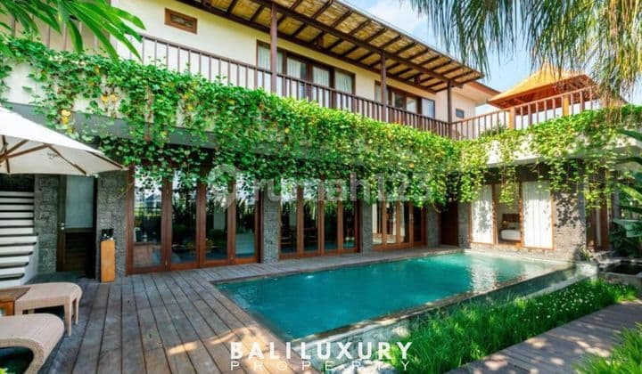 VILLA HAK MILIK MENAWAN DI PUSAT CANGGU HANYA 1,5 KM DARI PANTAI BATU BOLONG