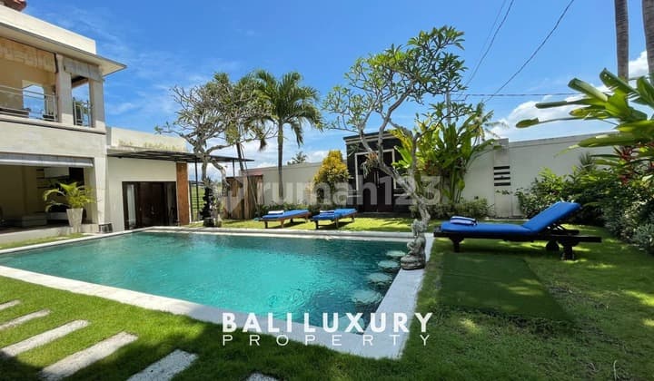 Harga Special Villa Hak Milik 4 Kamar Tidur di Tumbak Bayu Canggu