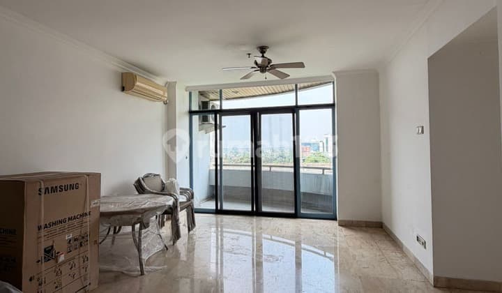 Disewakan Apartemen Parama 3+1 Br dan 2+1 Bt, Furnish