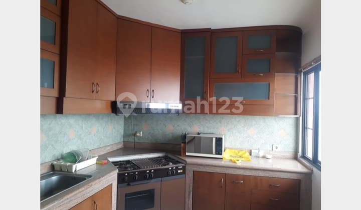 Di Jual Apartemen Puri Garden, 2BR, Semi Furnished