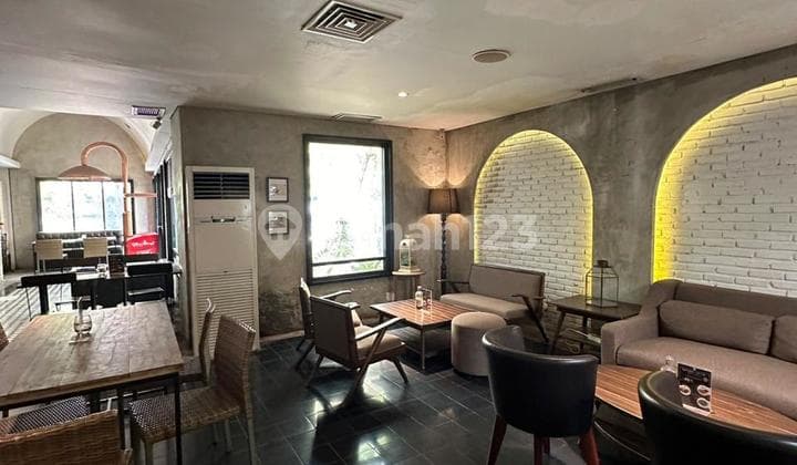 Dijual Tanah Dan Banguna Bekas Cafe Komersial Jalan Sumatera Surabaya